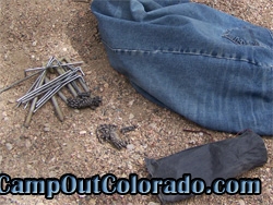 camping-tent-stakes-and-bag