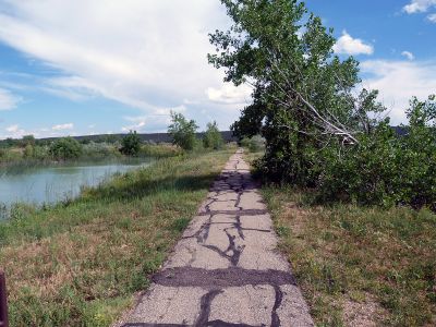 Campoutcolorado-lathrop-state-park-campground-lake-trail