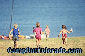kids_at_lake