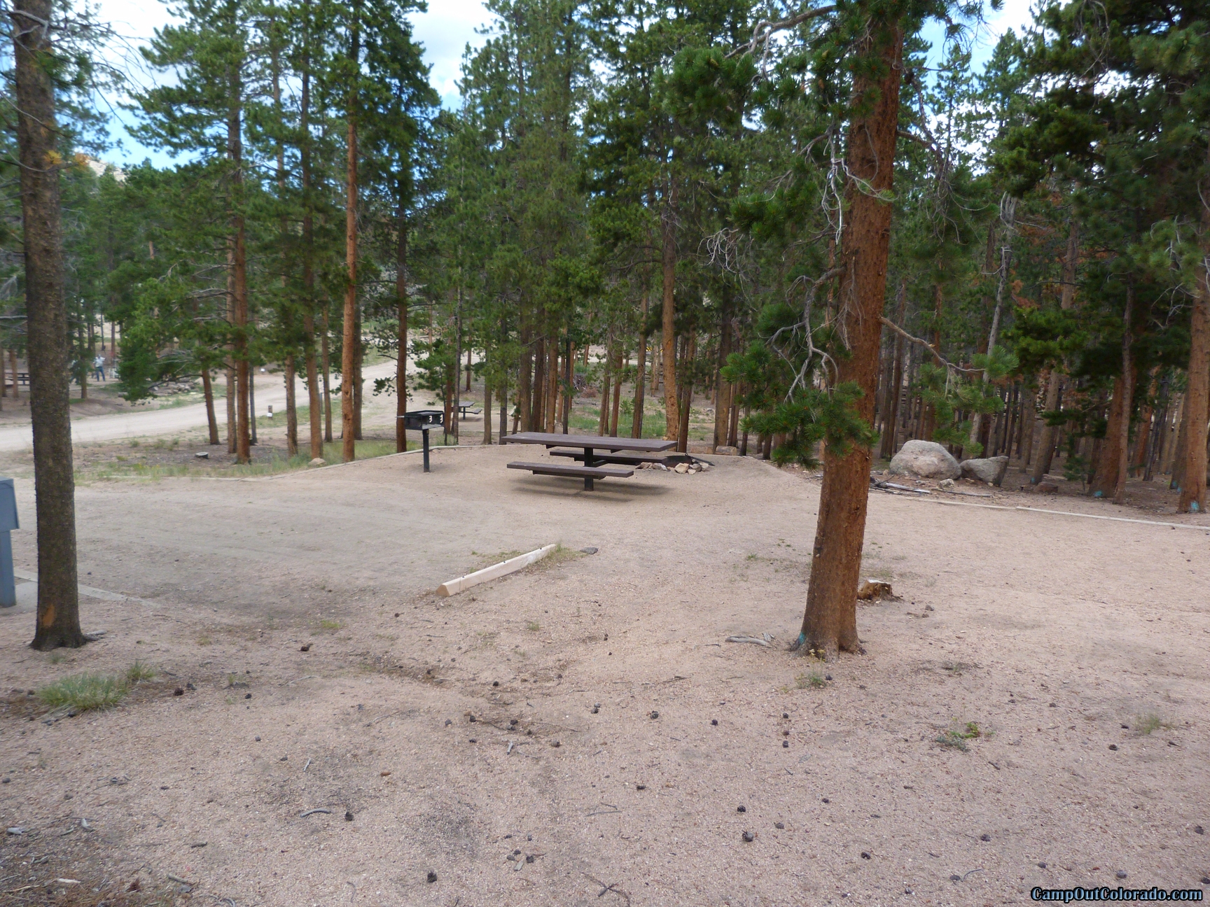 camp-out-colorado-bellaire-lake-campsites-spread-out