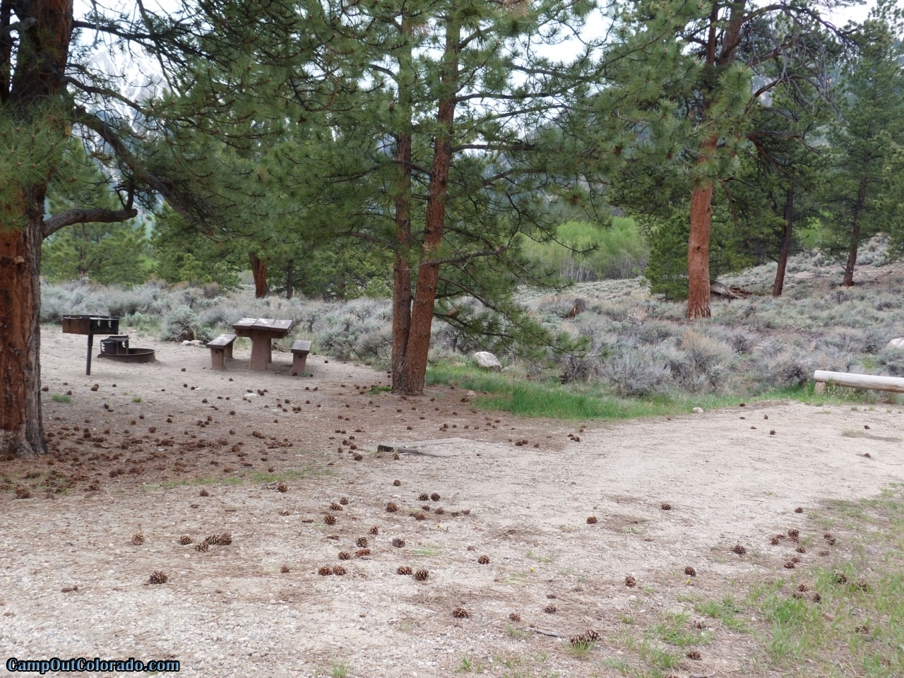 camp-out-colorado-lakeview-campground-sloped-campsite