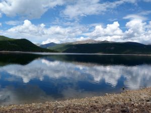 Camp-out-colorado-turquoise-lake-reflect